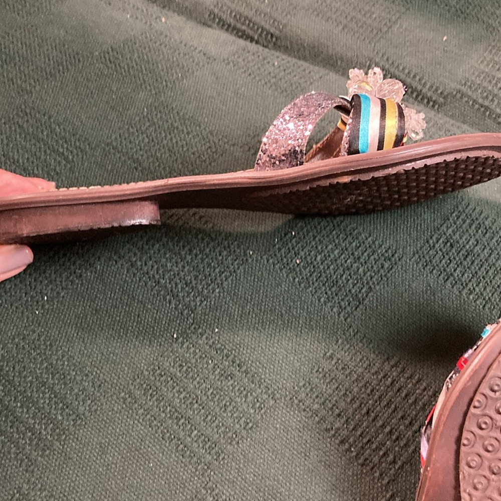 Colorful, fun sandals! - Picture 5 of 6